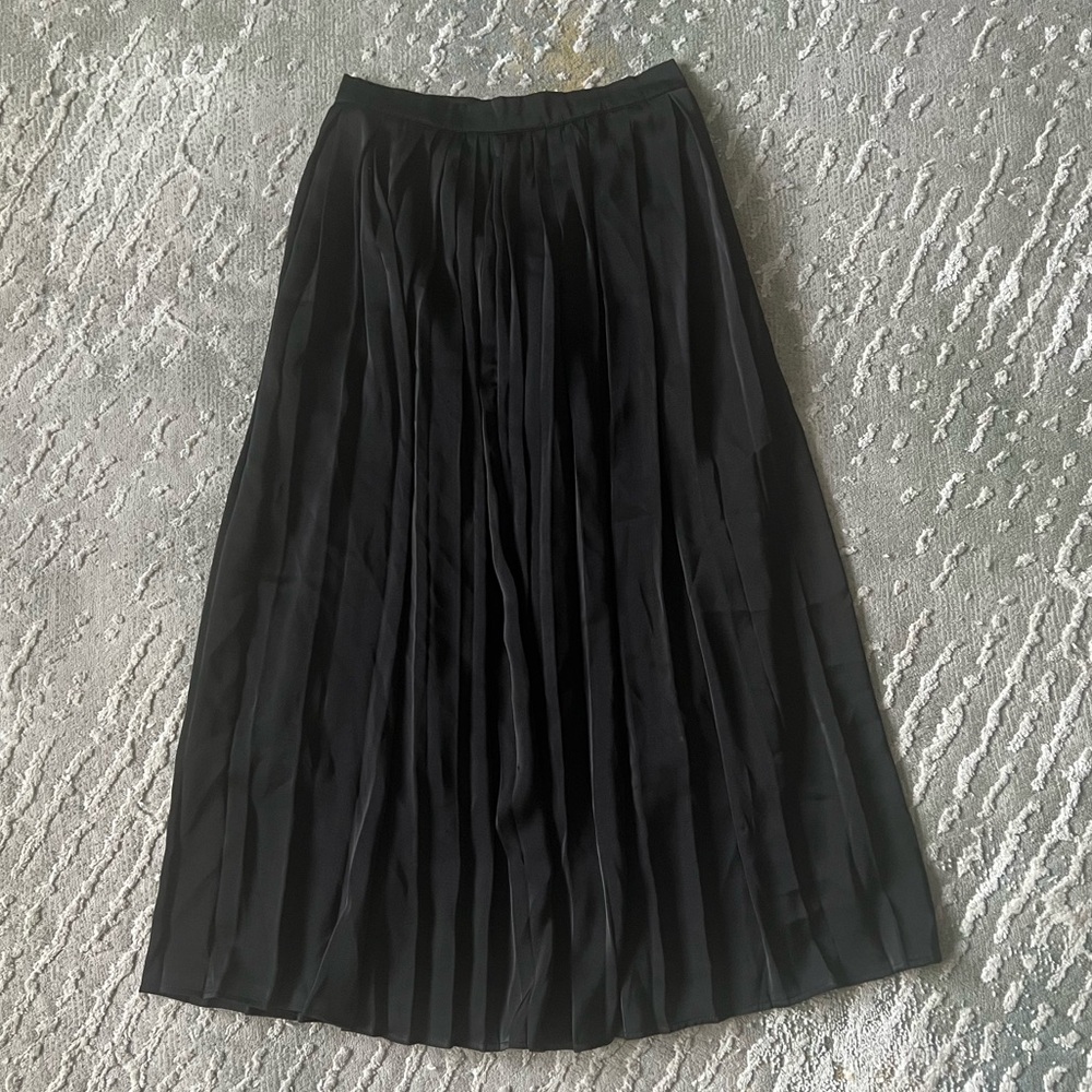 iRE Fashion Black Pleated Skirt